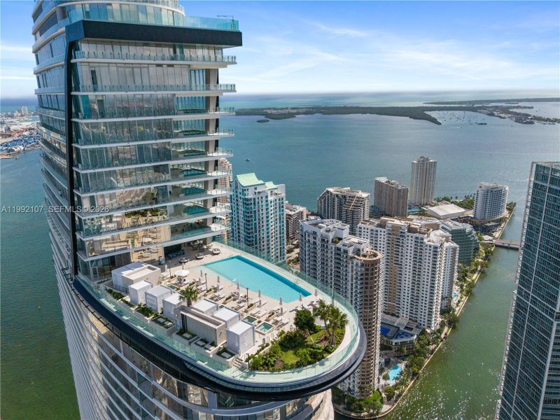Condo located in Miami, FL showcasing its design and architecture (Image 4). Condo located in Miami, FL showcasing its design and architecture (Image 4).
