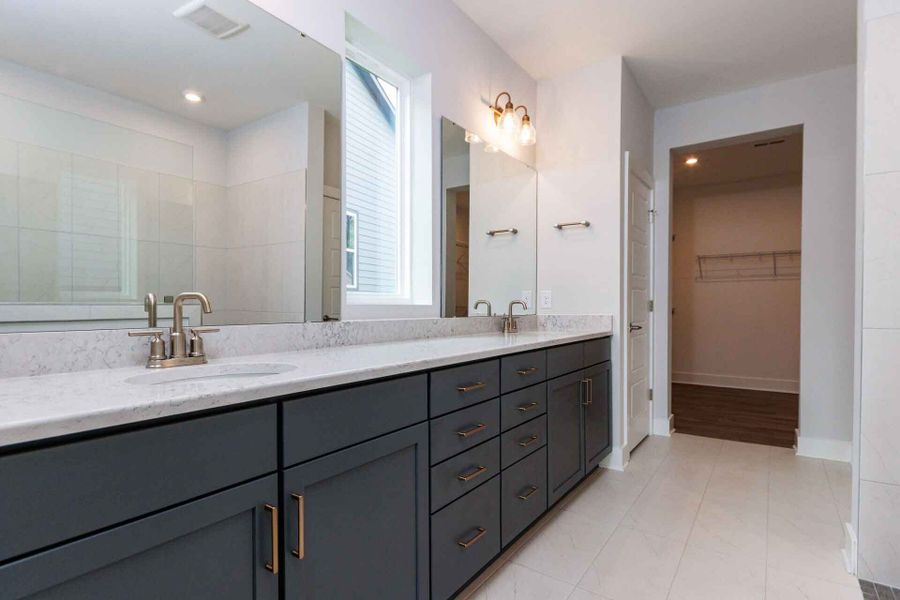 The Carroway - Owner's Bath