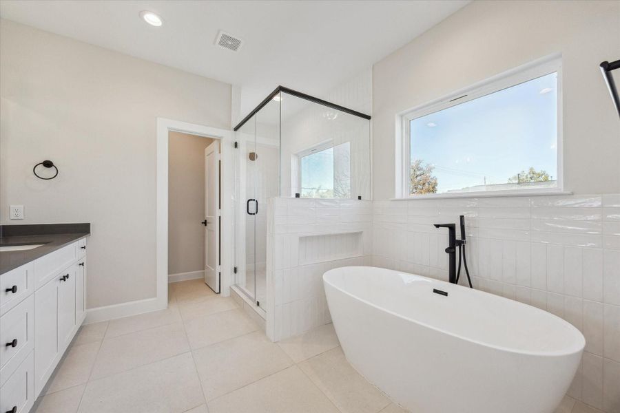 Furnished interior view inside a new home in Cordell Estates, Houston (Image 7).