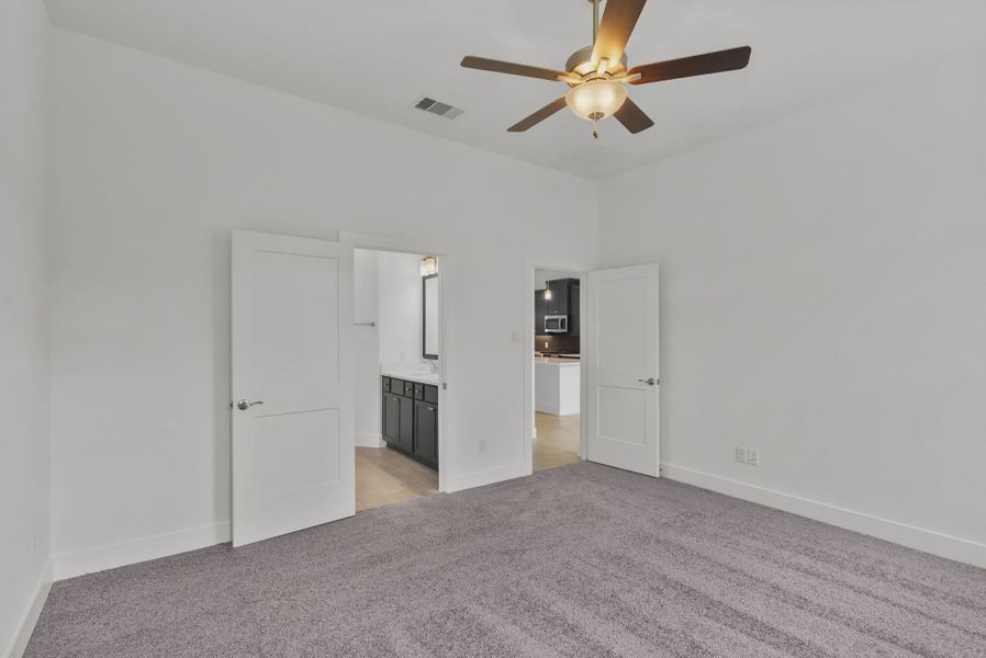 Spacious, unfurnished interior of a new home in Emory Glen, Magnolia (Image 6). Spacious, unfurnished interior of a new home in Emory Glen, Magnolia (Image 6).