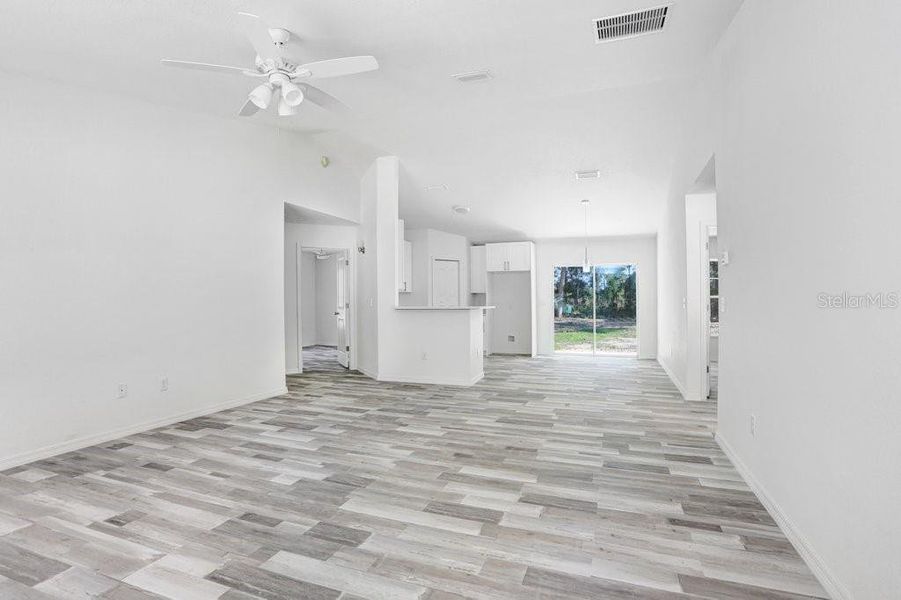 Spacious, unfurnished interior of a new home in , Summerfield (Image 7).