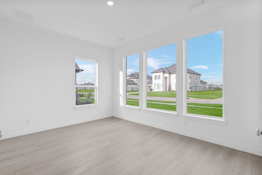 Spacious, unfurnished interior of a new home in Avalon at Friendswood 70s, Friendswood (Image 34).