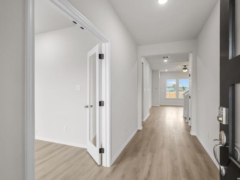 Spacious, unfurnished interior of a new home in Royal Crest, San Antonio (Image 17). Spacious, unfurnished interior of a new home in Royal Crest, San Antonio (Image 17).