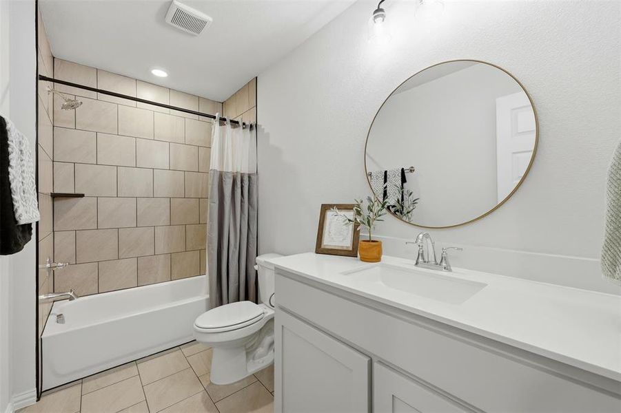 Furnished interior view inside a new home in , Joshua (Image 18).