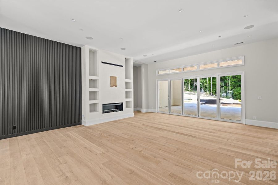 Spacious, unfurnished interior of a new home in , Davidson (Image 17).