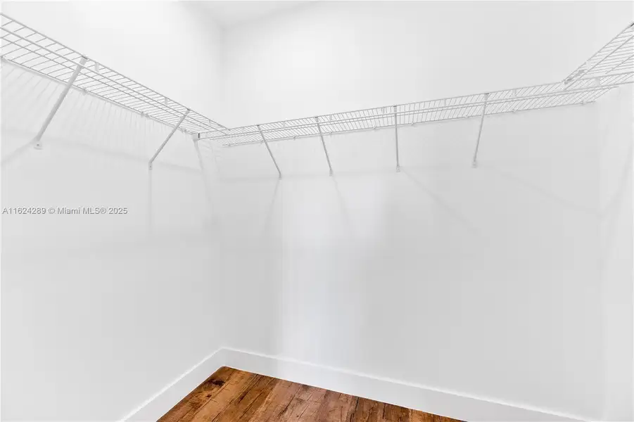 Spacious, unfurnished interior of a new home in , Florida City (Image 30).