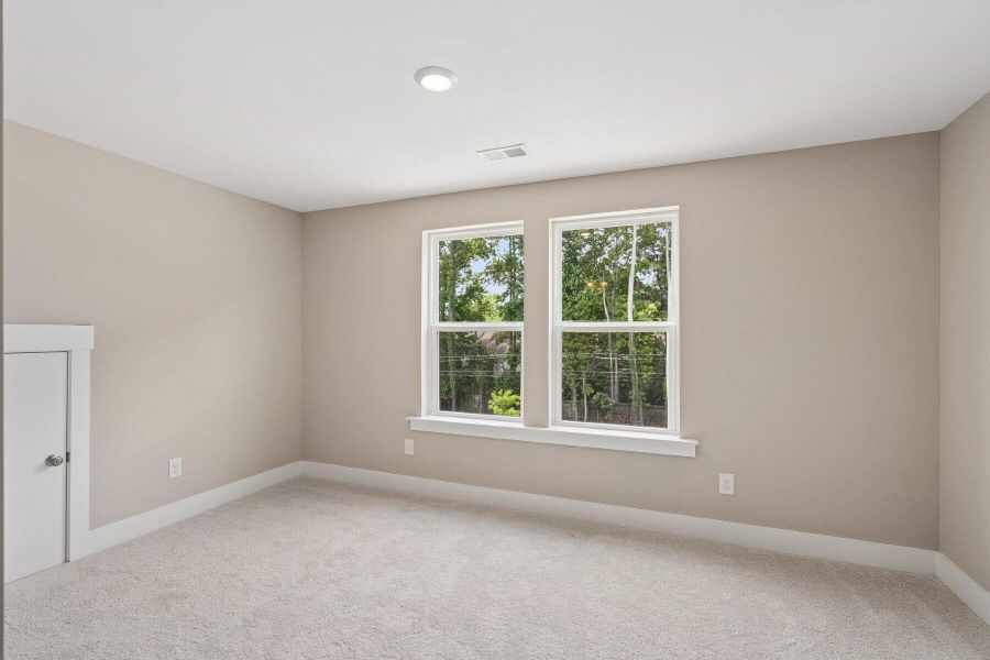 Spacious, unfurnished interior of a new home in , Charleston (Image 31).
