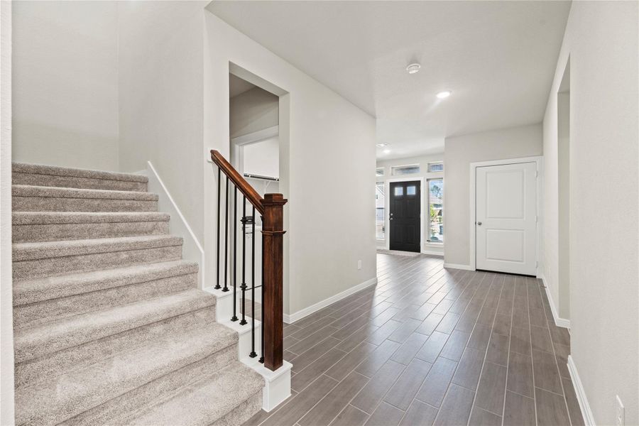 Spacious, unfurnished interior of a new home in , Porter (Image 16).