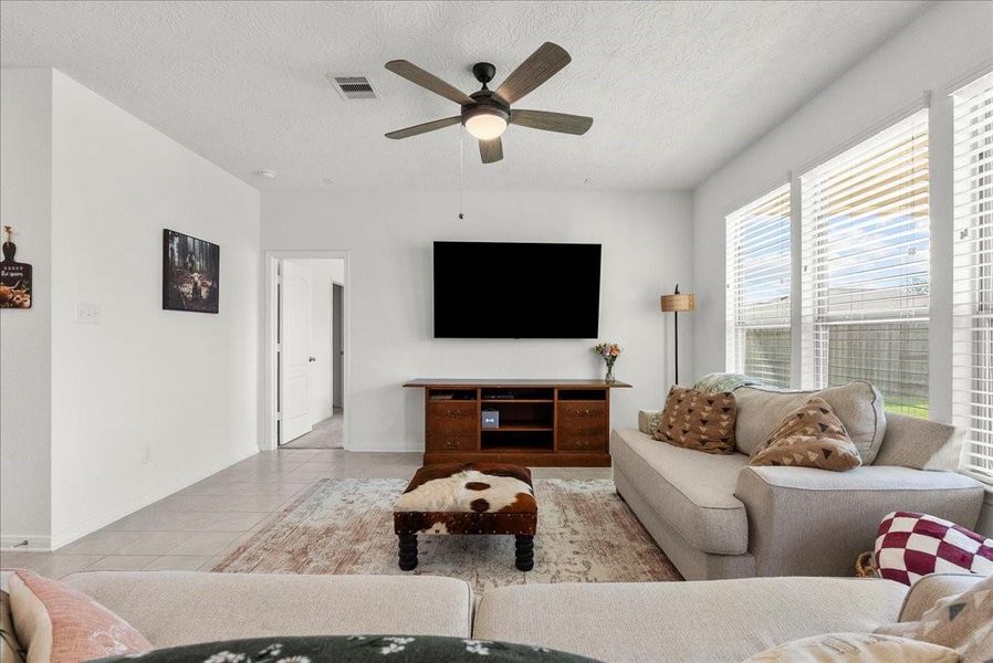 Furnished interior view inside a new home in , Alvin (Image 28).