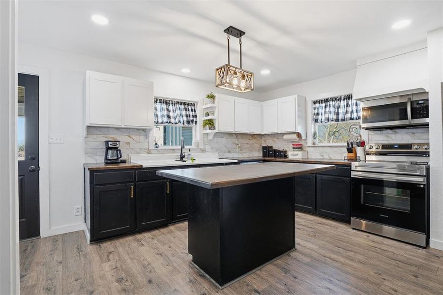 Furnished interior view inside a new home in , Millsap (Image 6).