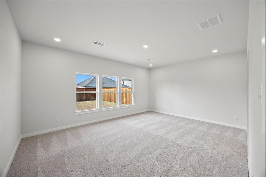 Spacious, unfurnished interior of a new home in Overland Grove, Heath (Image 14).
