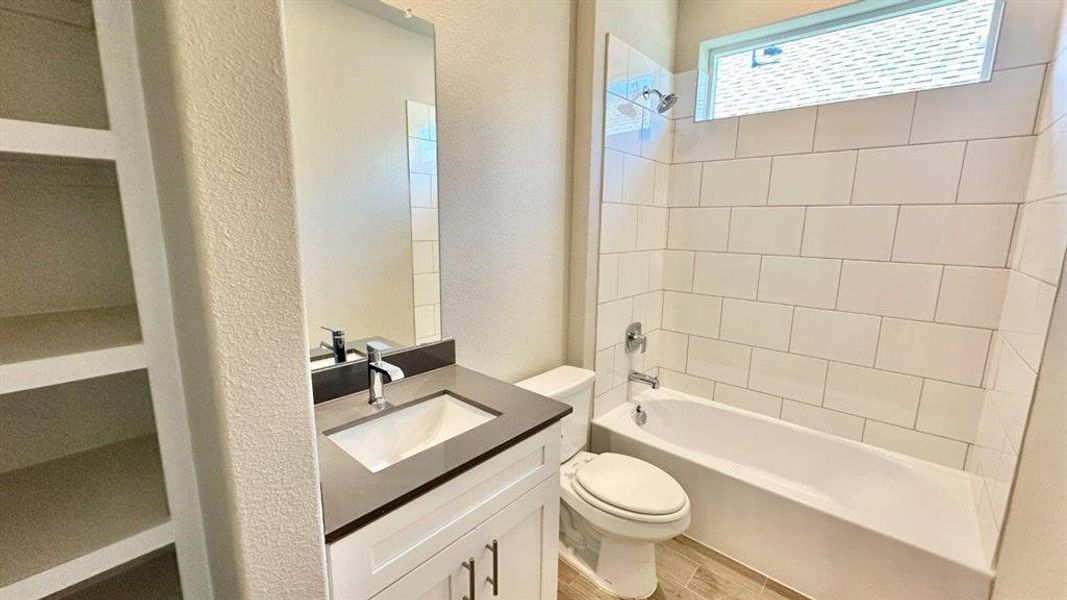 Furnished interior view inside a new home in Rock Creek Ranch, Fort Worth (Image 4). Furnished interior view inside a new home in Rock Creek Ranch, Fort Worth (Image 4).