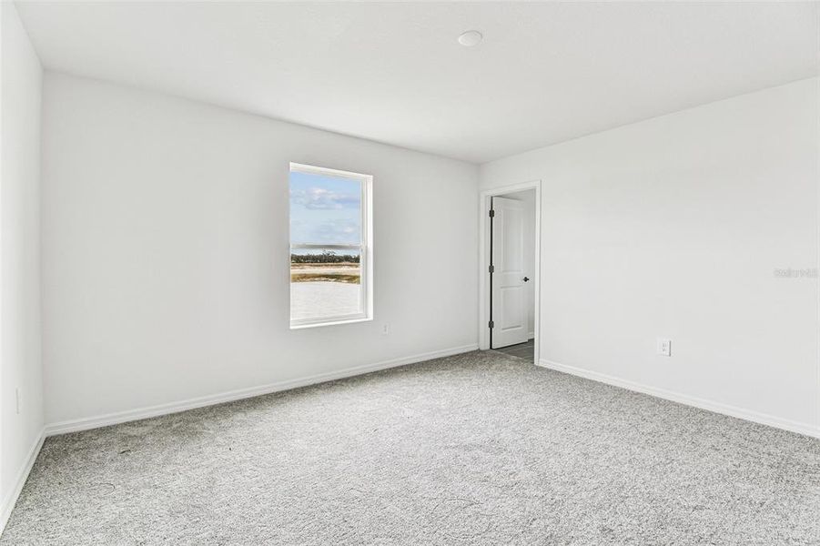 Spacious, unfurnished interior of a new home in Southpointe, Palmetto (Image 15).