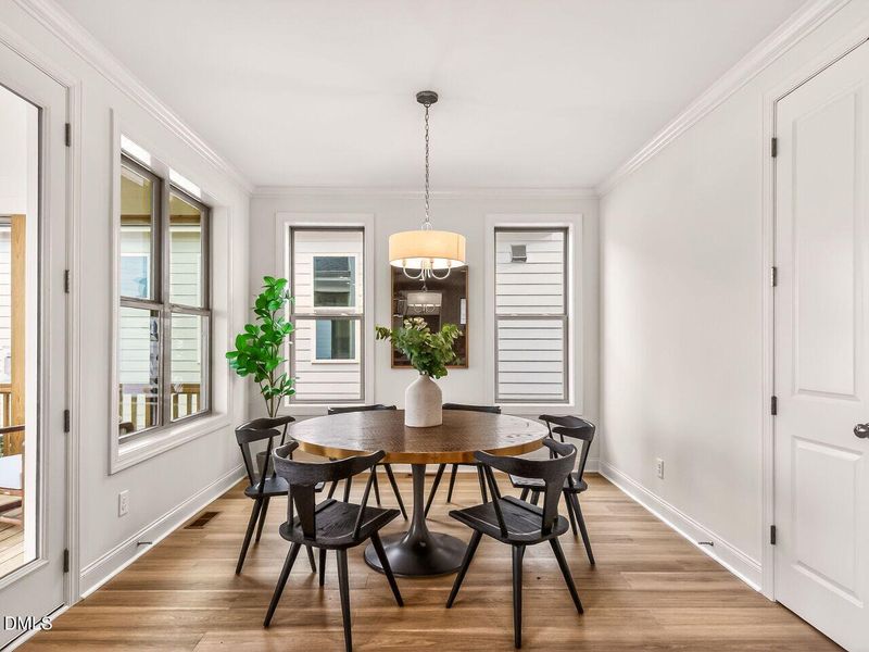 012-1280x960-dining-room