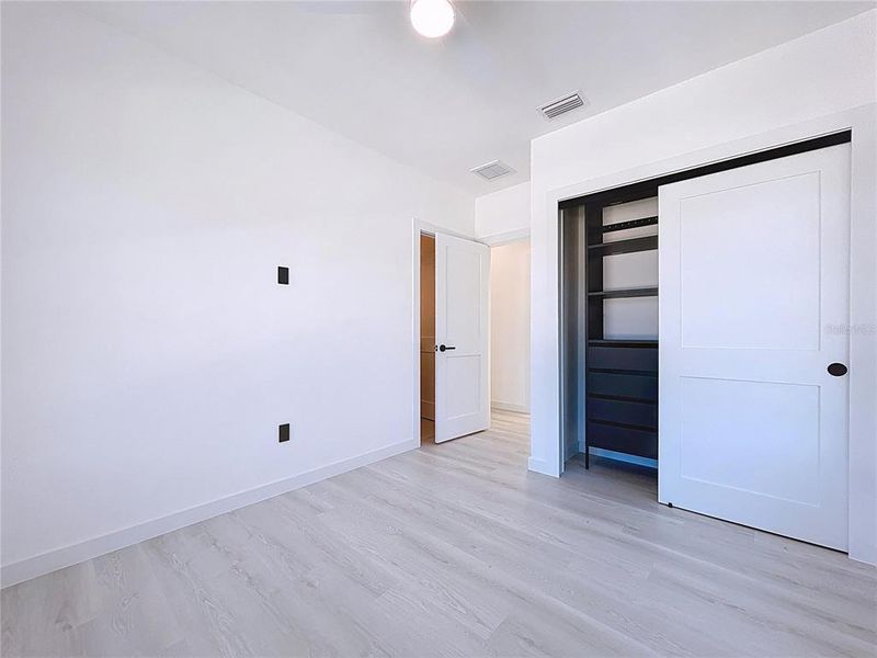 Spacious, unfurnished interior of a new home in , St. Petersburg (Image 26).