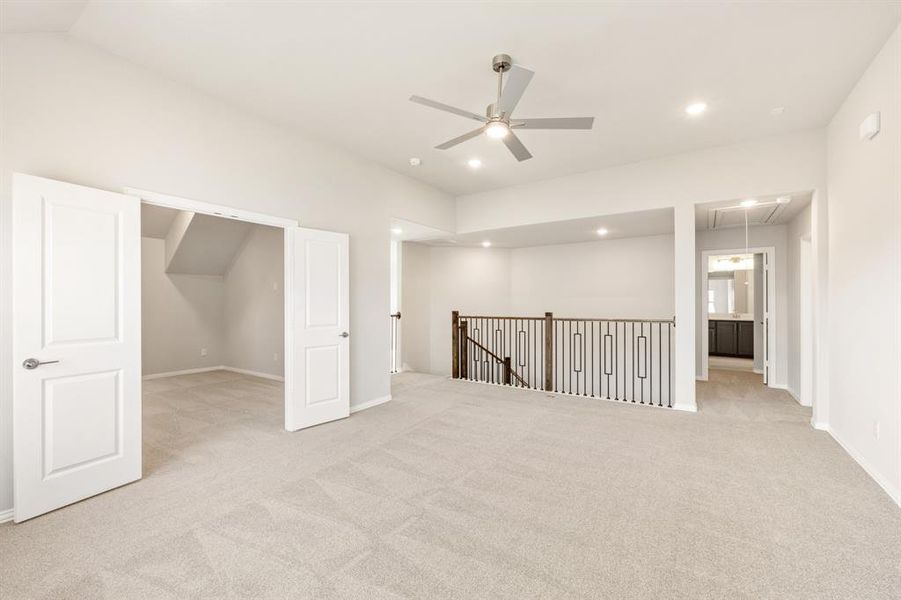 Spacious, unfurnished interior of a new home in Creekview Meadows, Pilot Point (Image 24).