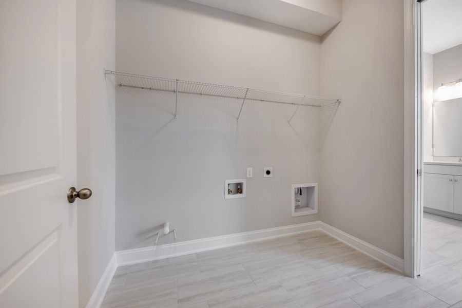 Representative unfurnished interior of a home built from the Walton by Riverside Homes in Mariposa at EverRange, Jacksonville (Image 39).