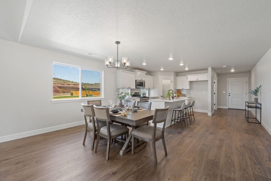 Representative furnished interior of a home built from the Aspen - IronHorse by MonteVista Homes in IronHorse, Prineville (Image 15).