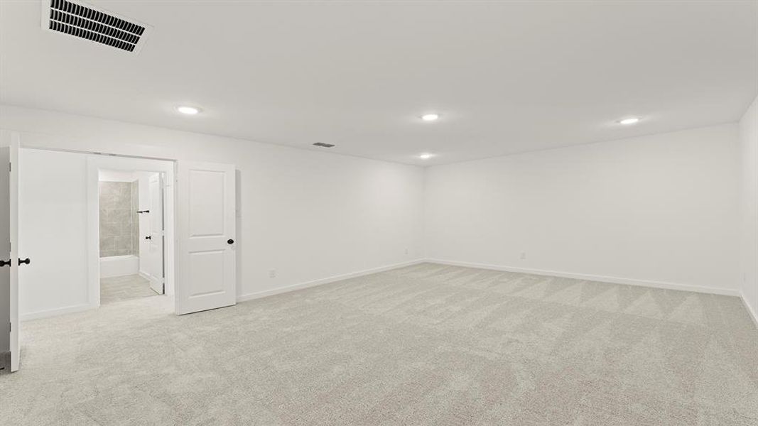 21. 9317 Derry - Media