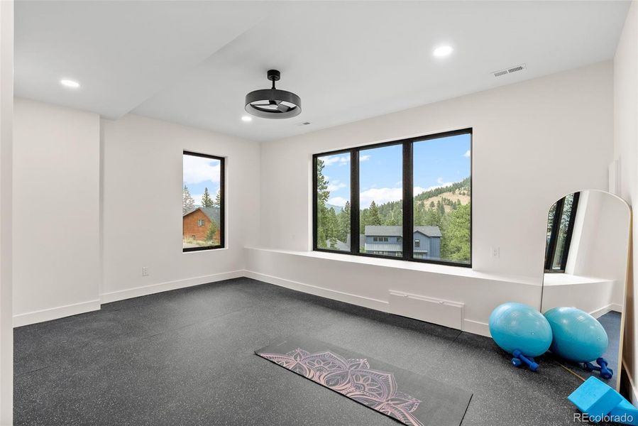 Designated fitness room with rubber flooring