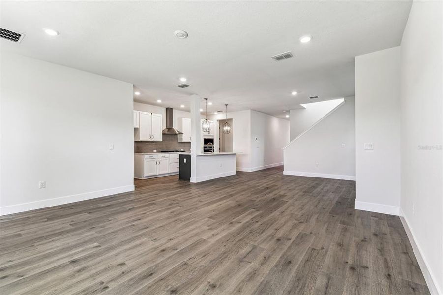 Spacious, unfurnished interior of a new home in Waterset Tradition Series, Apollo Beach (Image 27).