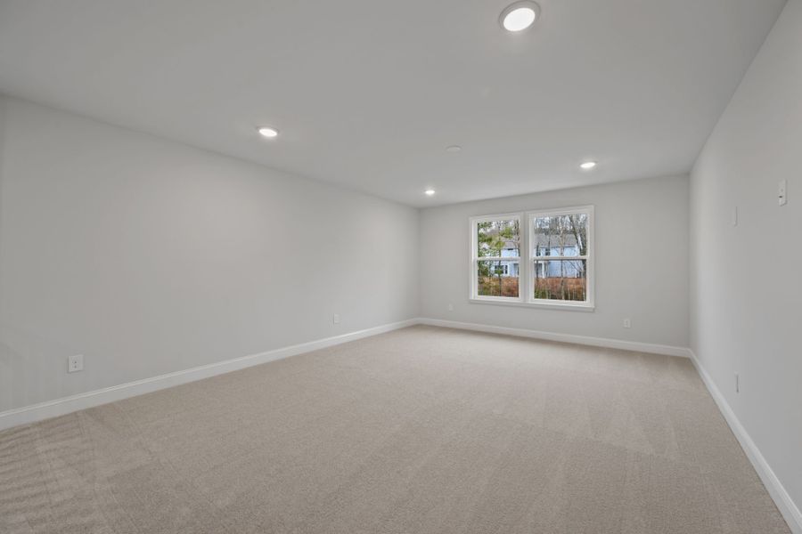 Spacious, unfurnished interior of a new home in Carriage Estates, Lexington (Image 21).