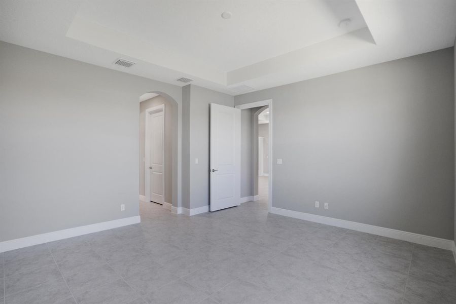 Spacious, unfurnished interior of a new home in Lake Park at Tradition, Port St. Lucie (Image 18).