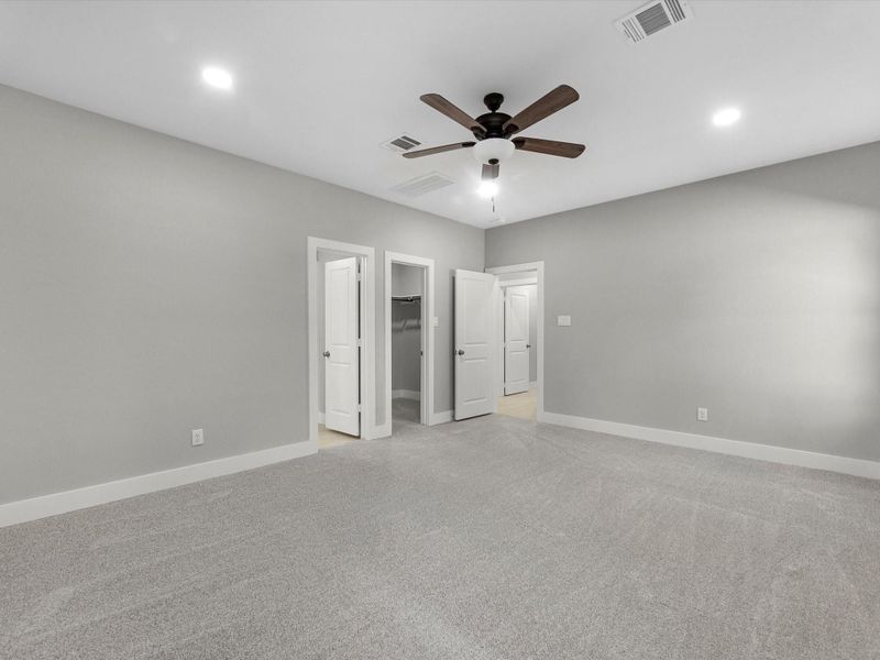 Spacious, unfurnished interior of a new home in , Houston (Image 14).