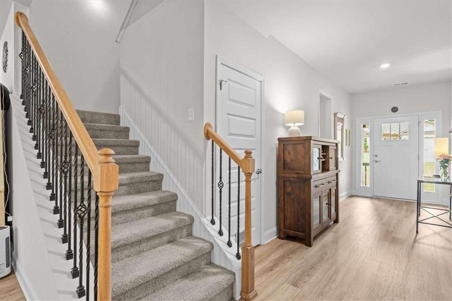 Furnished interior view inside a new home in Saddle Ridge, Bremen (Image 8).