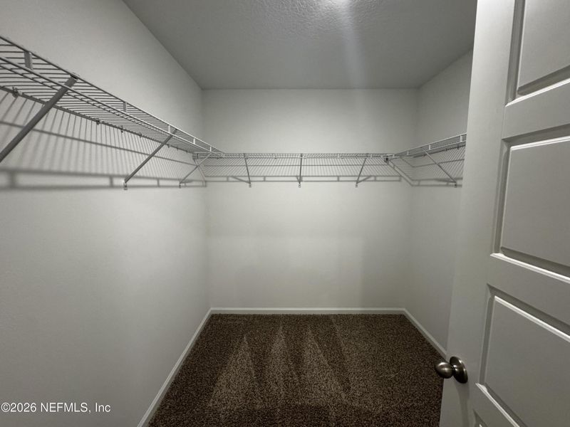 Spacious, unfurnished interior of a new home in , Jacksonville (Image 24).