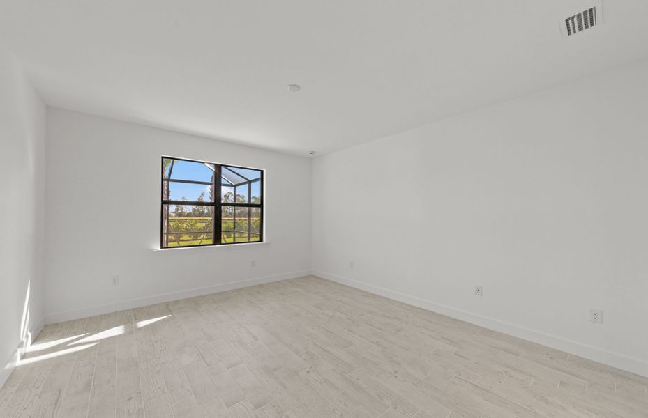 Spacious, unfurnished interior of a new home in Terreno, Naples (Image 25).