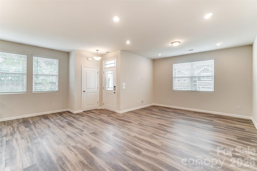 Spacious, unfurnished interior of a new home in Cheyney, Charlotte (Image 41).