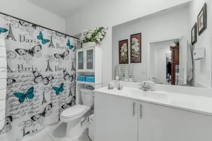 Furnished interior view inside a new home in , Homestead (Image 4).