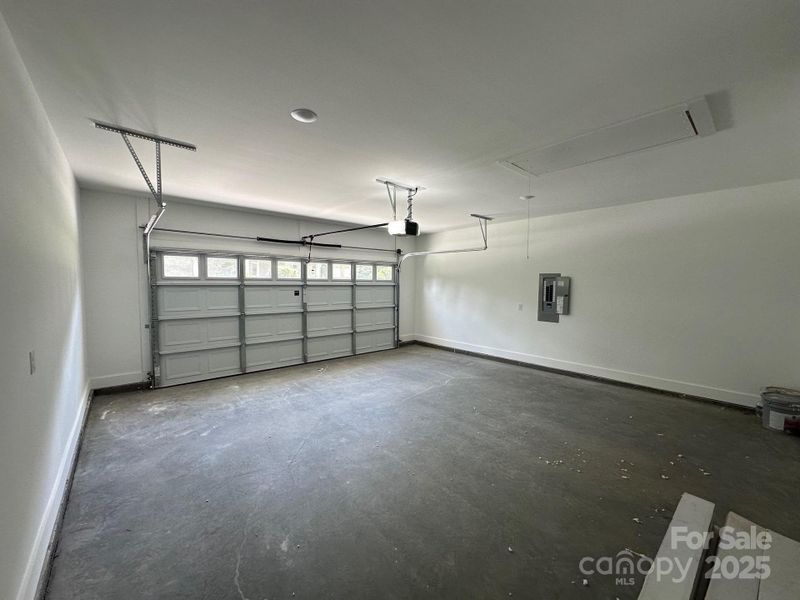 Spacious, unfurnished interior of a new home in , Spartanburg (Image 9). Spacious, unfurnished interior of a new home in , Spartanburg (Image 9).