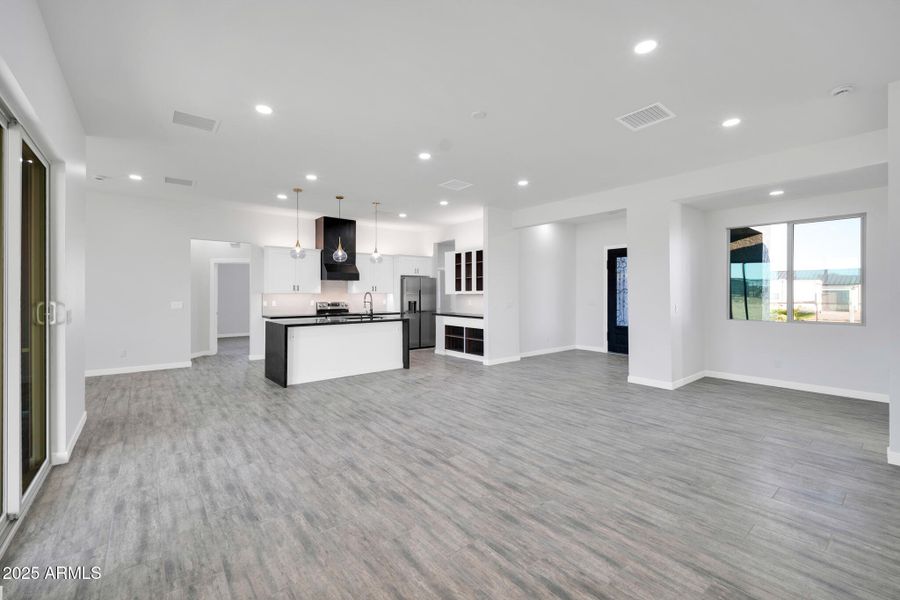 22548 W Huntington Dr-8_(2048) 22548 W Huntington Dr-8_(2048)