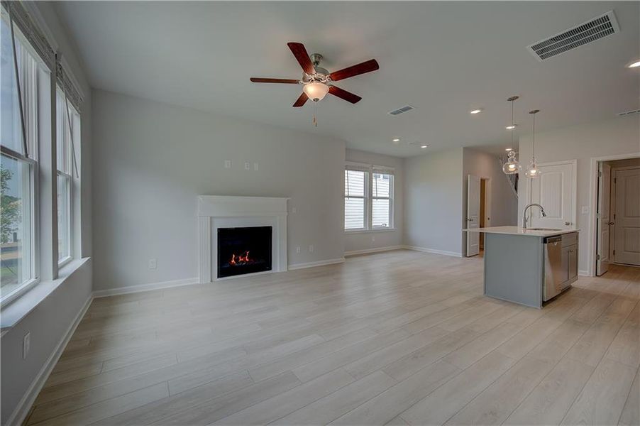 Spacious, unfurnished interior of a new home in Abbotts Crossing, Conyers (Image 12). Spacious, unfurnished interior of a new home in Abbotts Crossing, Conyers (Image 12).
