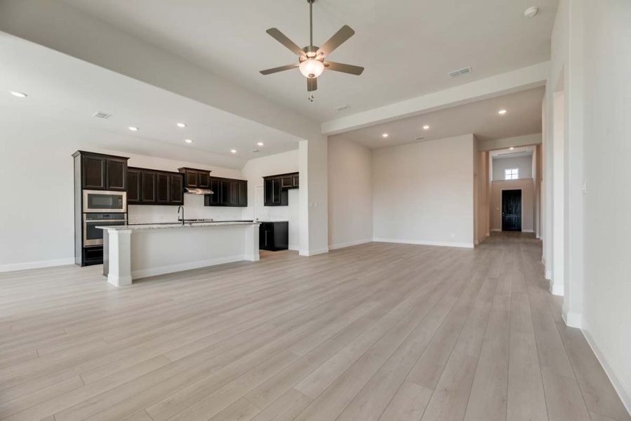 Representative unfurnished interior of a home built from the Fairhaven by Pacesetter Homes in River Ranch, Van Alstyne (Image 13). Representative unfurnished interior of a home built from the Fairhaven by Pacesetter Homes in River Ranch, Van Alstyne (Image 13).