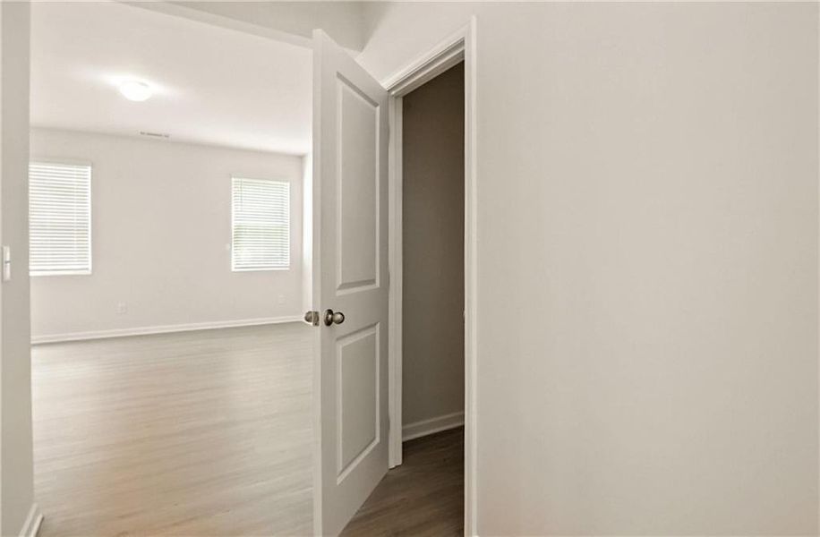 Spacious, unfurnished interior of a new home in Castleberry Pointe, Dawsonville (Image 14).