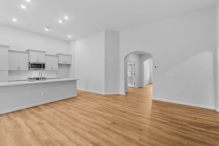 Spacious, unfurnished interior of a new home in Brayden, Advance (Image 20).