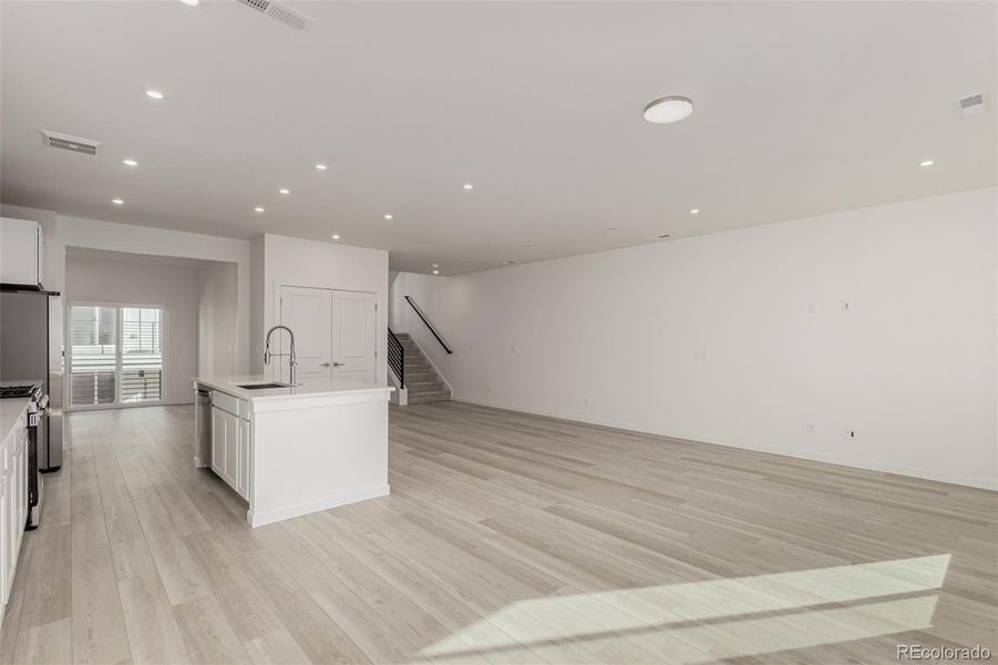 Spacious, unfurnished interior of a new home in Victory Ridge, Colorado Springs (Image 29).