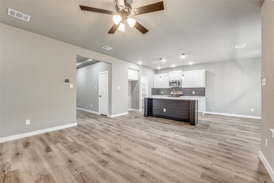 Spacious, unfurnished interior of a new home in , Wolfe City (Image 13).