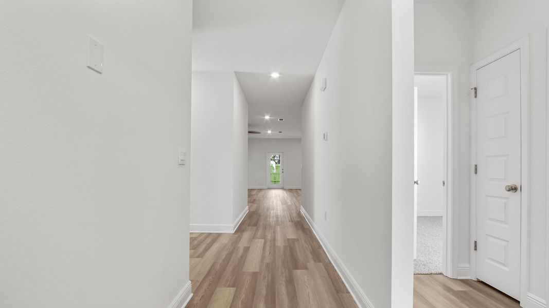 Spacious, unfurnished interior of a new home in Owl's Head Farms, Freeport (Image 9). Spacious, unfurnished interior of a new home in Owl's Head Farms, Freeport (Image 9).