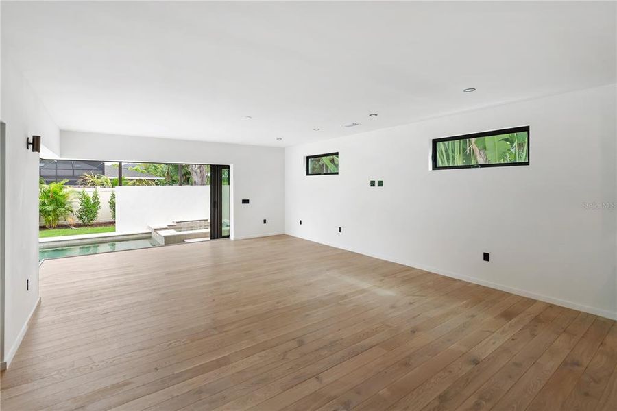 Spacious, unfurnished interior of a new home in , Sarasota (Image 45).