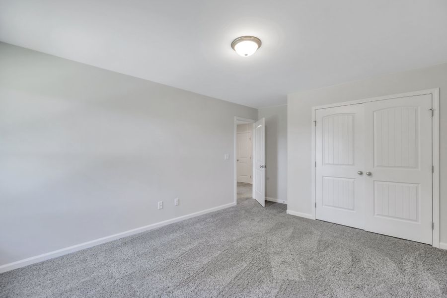 Spacious, unfurnished interior of a new home in Settlers Hammock, Kingsland (Image 18).
