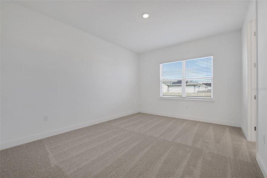 Spacious, unfurnished interior of a new home in , St. Cloud (Image 28).
