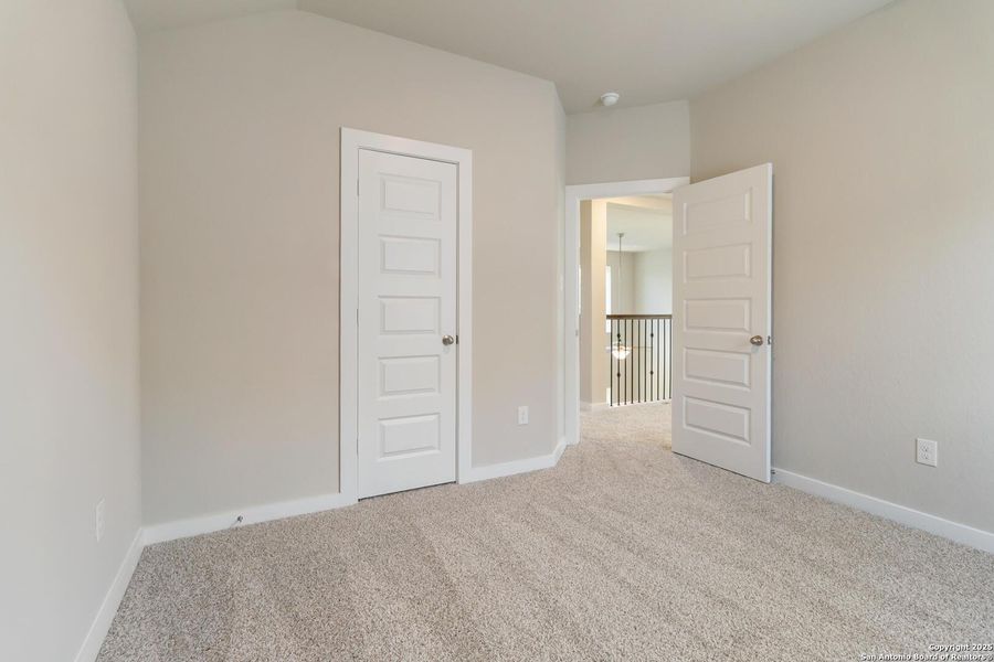 Spacious, unfurnished interior of a new home in Timber Creek, San Antonio (Image 22).