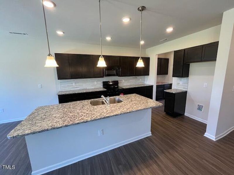 Kitchen w/butler's pantry