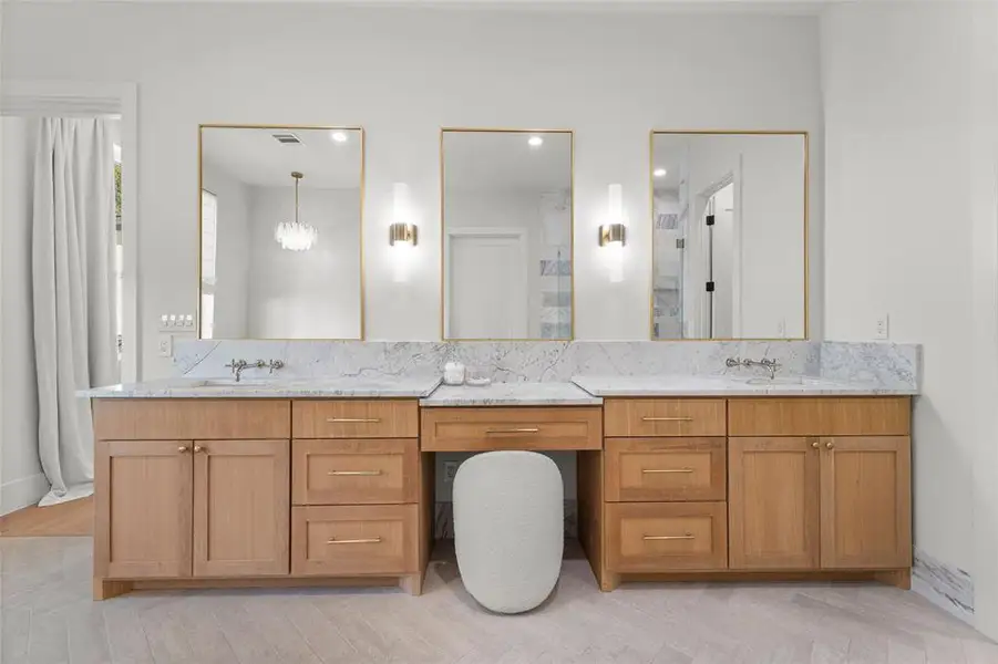 Furnished interior view inside a new home in , Dallas (Image 10).