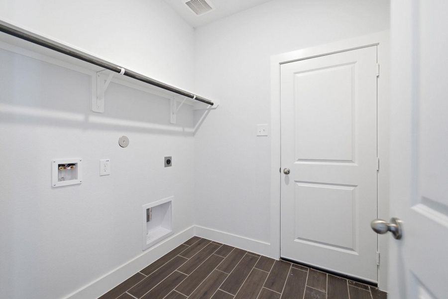 Spacious, unfurnished interior of a new home in Magnolia Springs, Montgomery (Image 30).