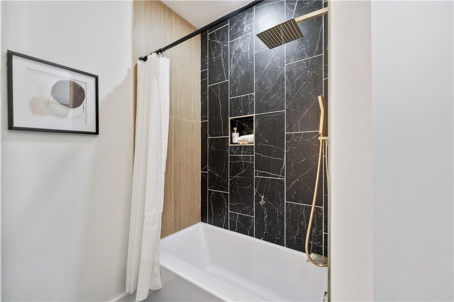 Furnished interior view inside a new home in , Union City (Image 11).